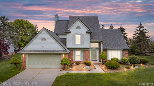 39456 Squire Rd, Novi, MI, 48375-3763 | Card Image