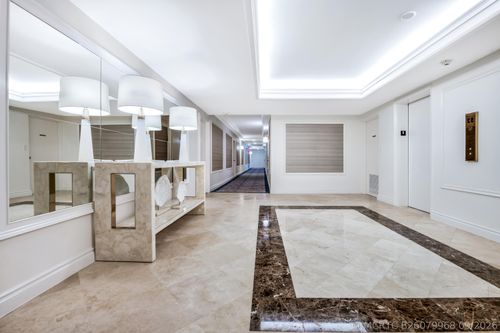 504-250 Bradley Place, Palm Beach, FL, 33480 | Card Image