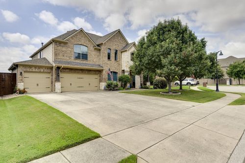 1202 Newcastle St, Roanoke, TX, 76262-6423 | Card Image