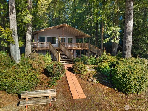 2520 E Saint Andrews Dr N, Shelton, WA, 98584-7551 | Card Image