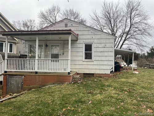 16048 Moran Dr, Linden, MI, 48451-8715 | Card Image