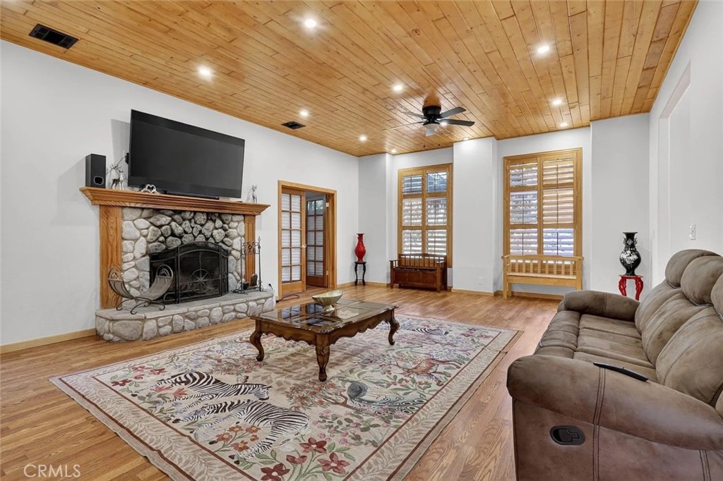 Residential in Pine Mountain Club 2