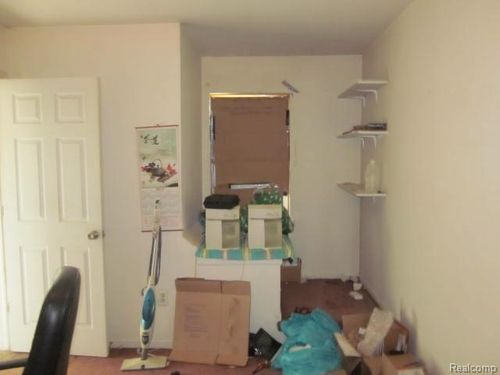 7471 N Kingston Ct, Westland, MI, 48185-5682 | Card Image