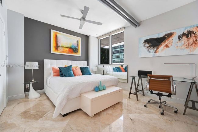 APT-2530 - 690 Sw 1 St Ct, Condo with 1 bedrooms, 1 bathrooms and null parking in MIAMI FL | Image 8