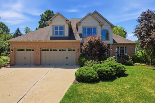 201 Crawford Ct, Mars, PA, 16046-4065 | Card Image