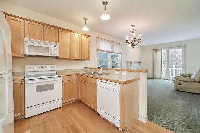 70 Spinnaker Dr, Condo with 2 bedrooms, 3 bathrooms and null parking in Manistee MI | Image 6