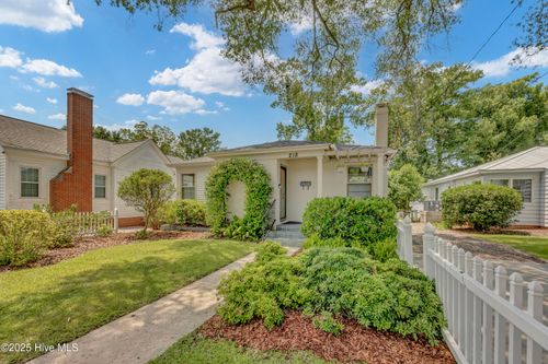 218 Borden Ave, Wilmington, NC, 28403-1106 | Card Image