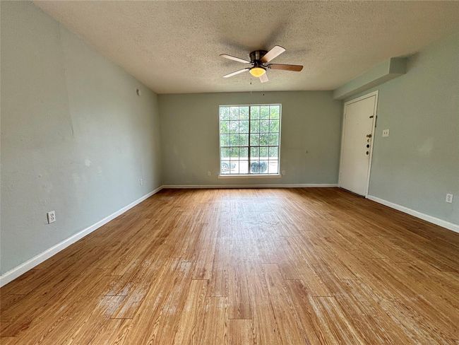 APT-2 - 607 Reed Ln, Home with 2 bedrooms, 1 bathrooms and null parking in Wharton TX | Image 4