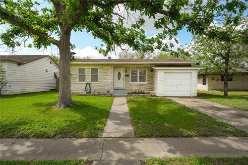 804 Edwards Street, Sinton, TX, 78387 | Card Image