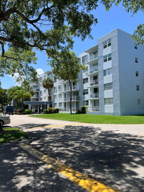 2d-480 Executive Center Dr, West Palm Beach, FL, 33401-2981 | Card Image
