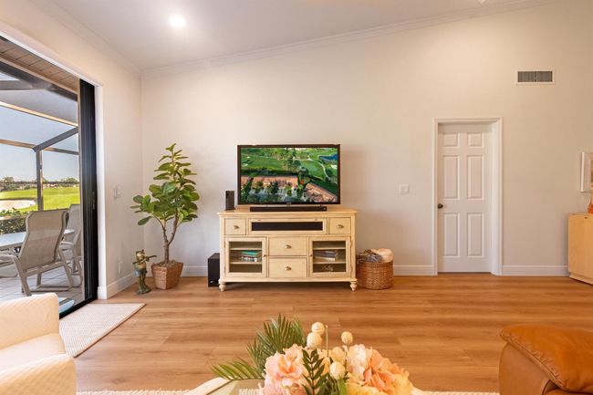 533 Prestwick Cir, Townhouse with 2 bedrooms, 2 bathrooms and null parking in Palm Beach Gardens FL | Image 10