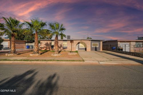 10404 Omega Cir, El Paso, TX, 79924-2413 | Card Image