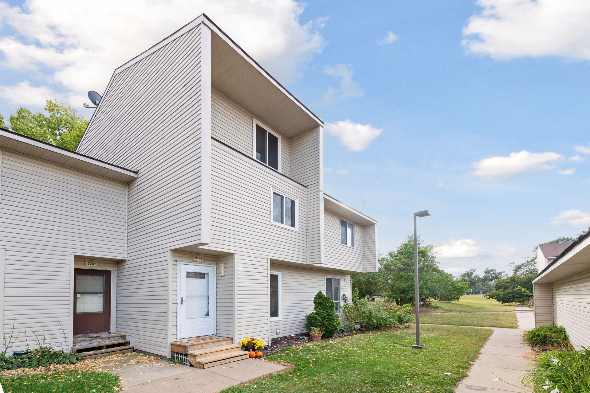 80th Ave, Minneapolis, MN 55443