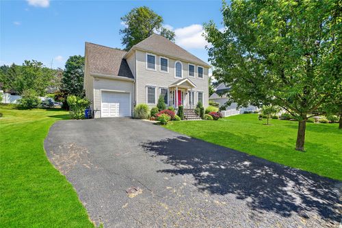 31 Murray Ln, Ossining, NY, 10562-3300 | Card Image
