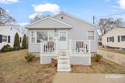 1962 Philo Ave, Muskegon, MI, 49441-1463 | Card Image