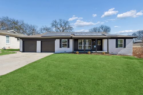 808 Lee Dr, Bedford, TX, 76022-7311 | Card Image