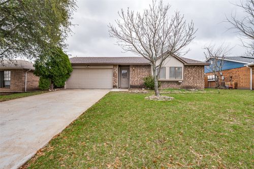 2922 E Pepperidge Dr, Lancaster, TX, 75134-2035 | Card Image