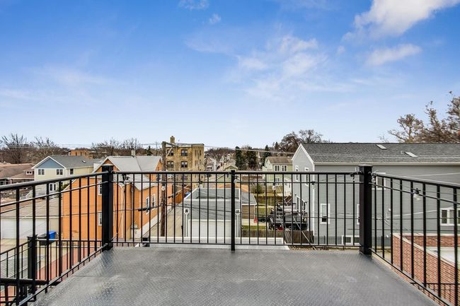 APT-3 - 2249 W Foster Ave, Home with 2 bedrooms, 2 bathrooms and null parking in CHICAGO IL | Image 18
