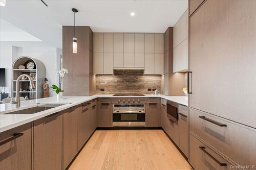 ph-c404-120 Old Post Rd, Rye, NY, 10580-1678 | Card Image