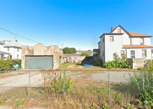 111 Wahl Avenue, Hempstead, NY, 11096 | Card Image