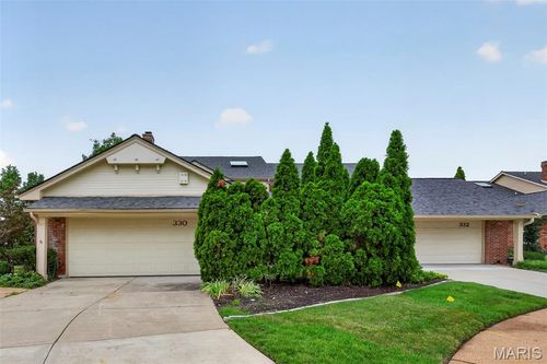 330 Morristown Ct, Chesterfield, MO, 63017-3426 | Card Image