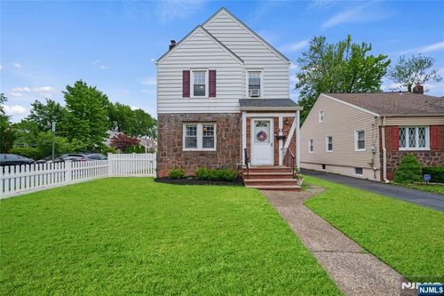 2 High St, Bloomfield, NJ, 07003-5417 | Card Image