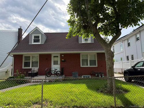1fl-61 Grand Street, North Hempstead, NY, 11590 | Card Image