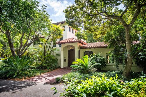 3500 Munroe Dr, Coconut Grove, FL, 33133-5932 | Card Image