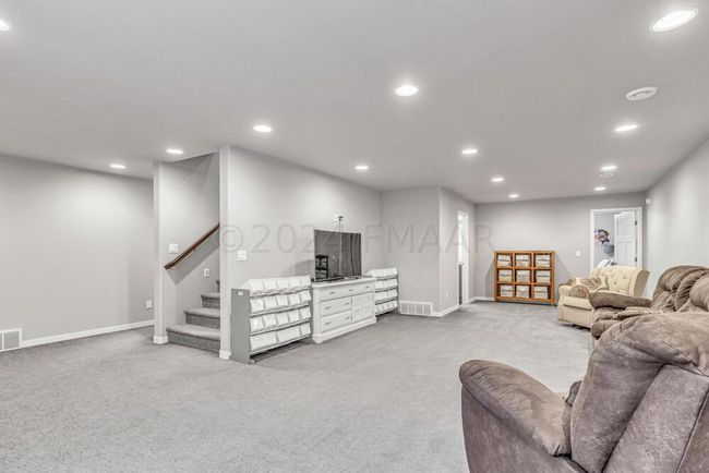 Family Room | Image 23