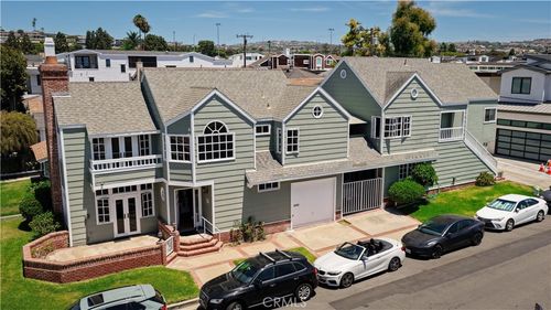 700 Goldenrod Ave, Corona del Mar, CA, 92625-2147 | Card Image