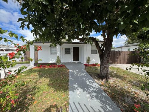 2381 Nw 153rd St, Miami Gardens, FL, 33054-2735 | Card Image