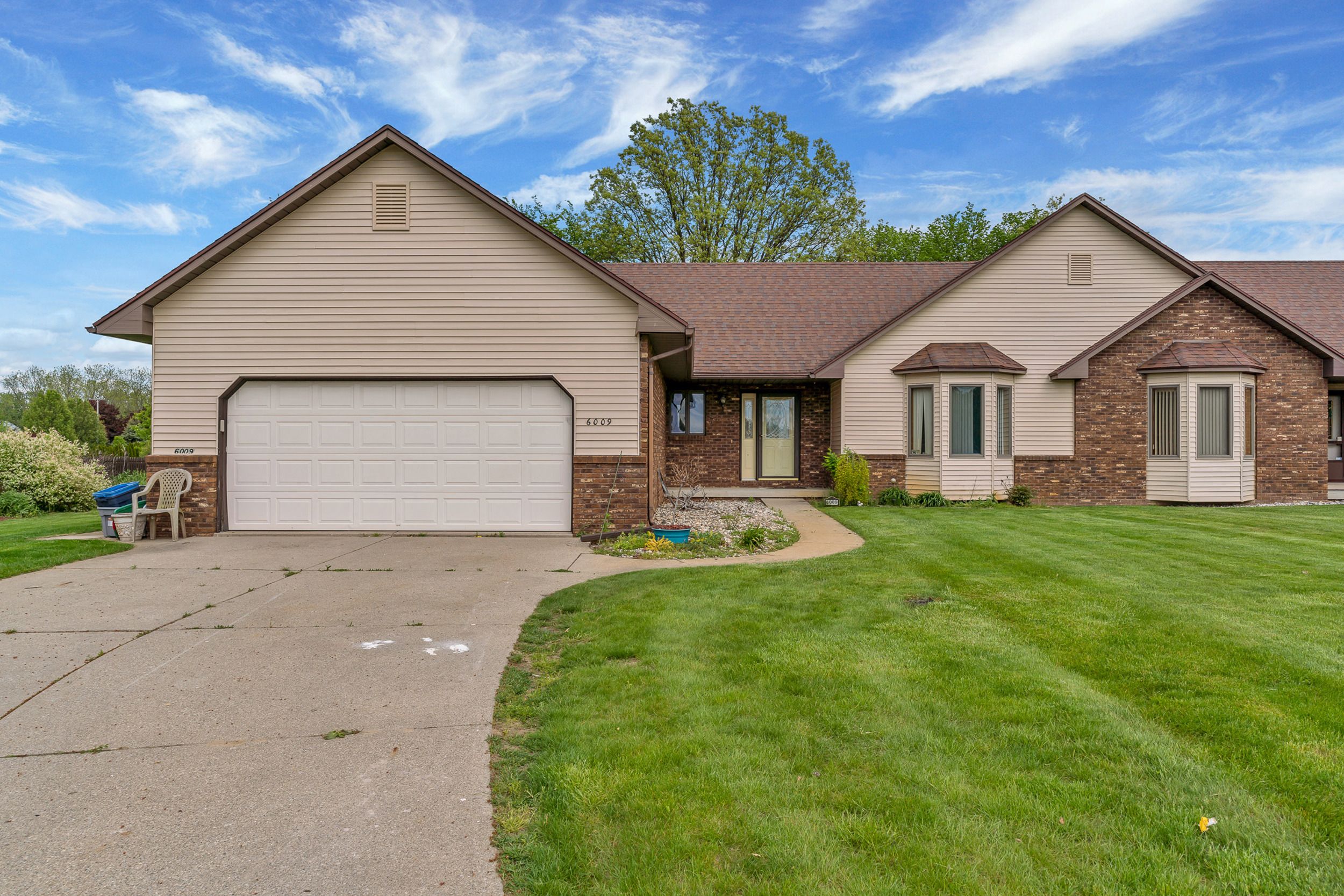 Oak Creek Dr, Swartz Creek, MI 48473