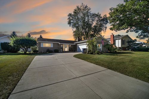 1125 Timber Ln, Darien, IL, 60561-4131 | Card Image