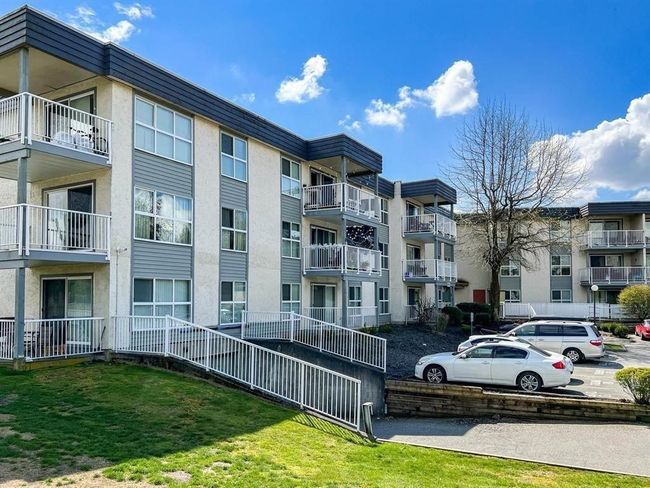 113 - 32870 George Ferguson Way, Condo with 2 bedrooms, 1 bathrooms and 1 parking in Abbotsford BC | Image 2