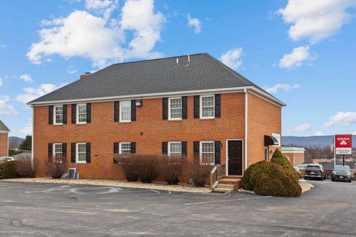 20 Stoneridge Dr, Waynesboro, VA, 22980-6579 | Card Image