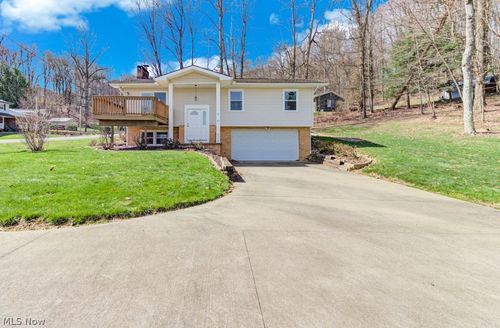 63 W Mohawk Dr, Malvern, OH, 44644-9602 | Card Image