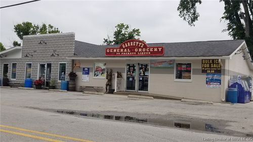 108 N 4th St, Utica, IN, 47130-8320 | Card Image