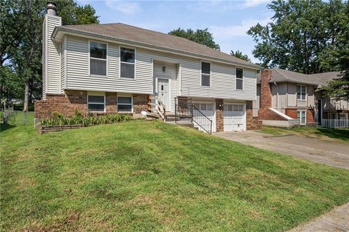 2104 Nw 64th Terrace, Kansas City, MO, 64151 | Card Image