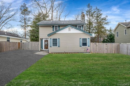 126 Wauwepex Trl, Ridge, NY, 11961-2253 | Card Image