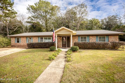 1107 Le Badine Ct, Ocean Springs, MS, 39564-2820 | Card Image