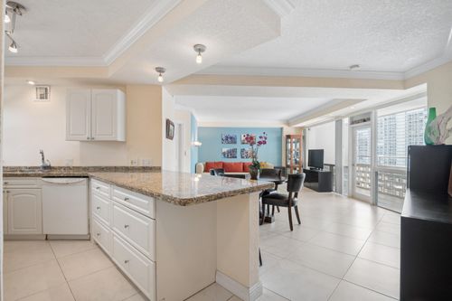 1006-1900 S Ocean Drive, Fort Lauderdale, FL, 33316 | Card Image