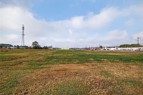 1101 Armory Dr, Franklin, VA, 23851-2417 | Card Image