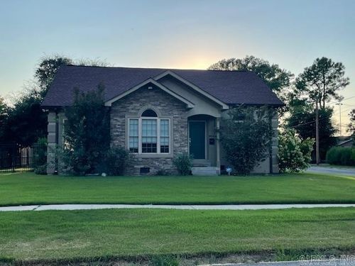 904 S Buerkle St, Stuttgart, AR, 72160-4144 | Card Image