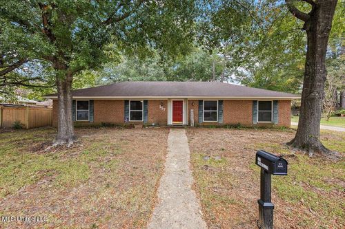 157 Fern Valley Rd, Brandon, MS, 39042-1925 | Card Image