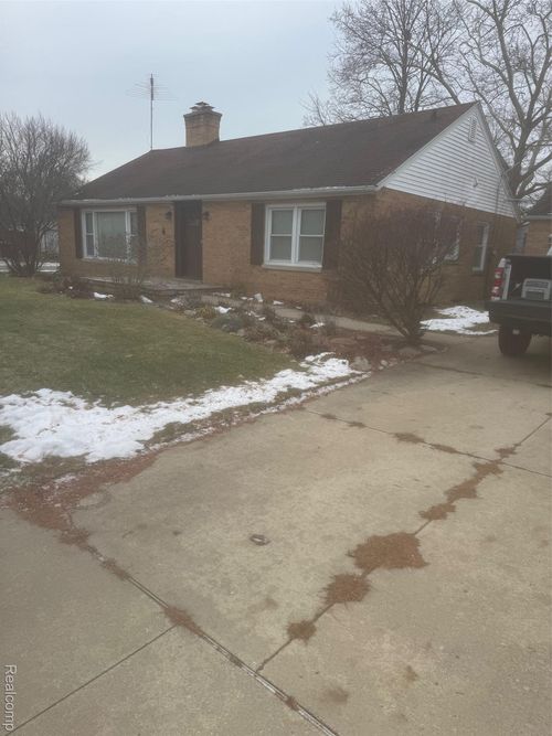 401 Richard Ave, Lansing, MI, 48917-2718 | Card Image