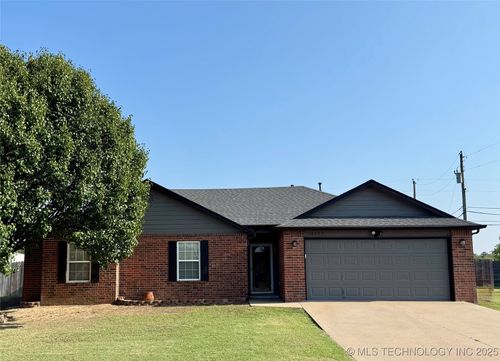 18847 Valley Ave, Collinsville, OK, 74021-6183 | Card Image