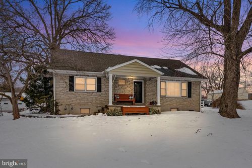 817 Buchert Rd, POTTSTOWN, PA, 19464-2415 | Card Image