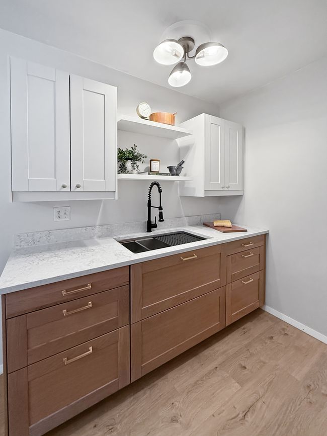 APT-8B - 124 N Whistler Ave, Condo with 2 bedrooms, 1 bathrooms and 1 parking in FREEPORT IL | Image 4
