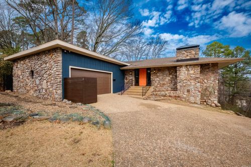 4 Flintwood Dr, Little Rock, AR, 72227-5829 | Card Image