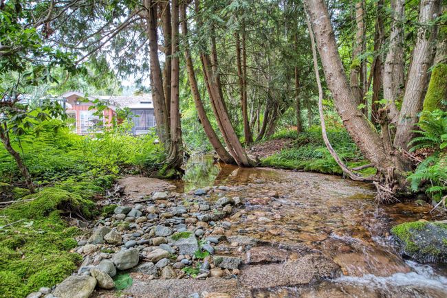 6241 Sechelt Inlet Rd, House other with 3 bedrooms, 2 bathrooms and 5 parking in Sechelt BC | Image 7